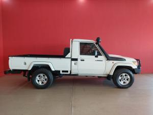 Toyota Land Cruiser 79 4.5D-4D V8 single cab LX - Image 4