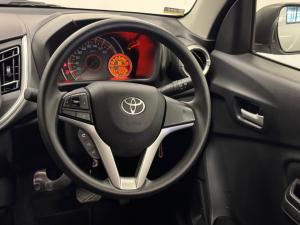 Toyota Vitz 1.0 XR manual - Image 8