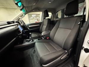 Toyota Hilux 2.4GD-6 Xtra cab Raider manual - Image 7