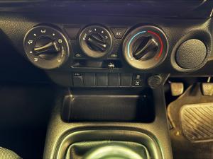 Toyota Hilux 2.4GD-6 Xtra cab Raider manual - Image 14