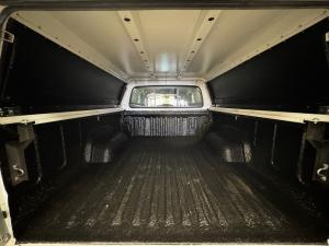 Toyota Hilux 2.4GD-6 Xtra cab Raider manual - Image 16