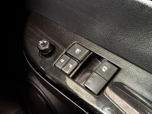 Toyota Hilux 2.4GD-6 Xtra cab Raider manual - Image 18