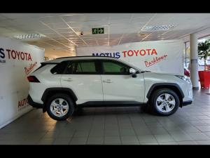 Toyota RAV4 2.0 GX auto - Image 3