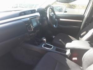 Toyota Hilux 2.8GD-6 48V double cab Raider - Image 7