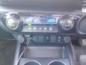 Toyota Hilux 2.8GD-6 48V double cab Raider - Image 14