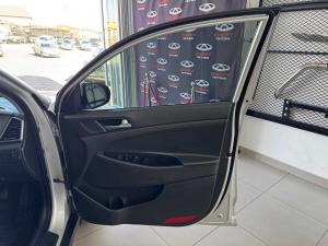 Hyundai Tucson 2.0 Premium - Image 15
