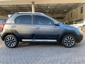 Toyota Etios Cross 1.5 Xs - Image 5