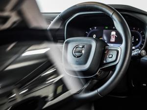 Volvo XC40 B3 Essential - Image 9