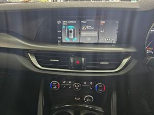 Alfa Romeo Stelvio 2.0T Veloce Q4 - Image 15