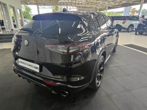 Alfa Romeo Stelvio 2.0T Veloce Q4 - Image 4