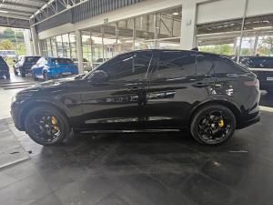 Alfa Romeo Stelvio 2.0T Veloce Q4 - Image 8