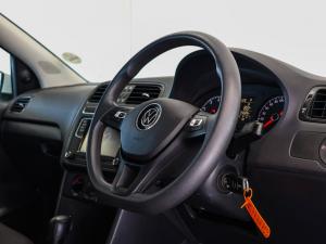 Volkswagen Polo Vivo hatch 1.6 Comfortline auto - Image 8