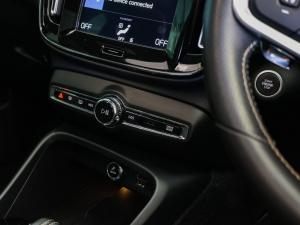 Volvo XC40 T3 R-Design auto - Image 13