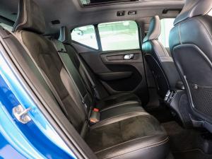 Volvo XC40 T3 R-Design auto - Image 16