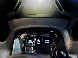 Toyota Corolla Cross 1.8 Hybrid GR-Sport - Image 17