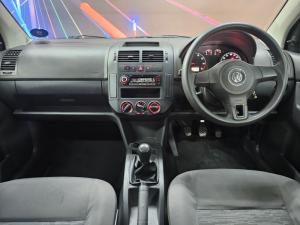 Volkswagen Polo Vivo hatch 1.6 Comfortline - Image 10