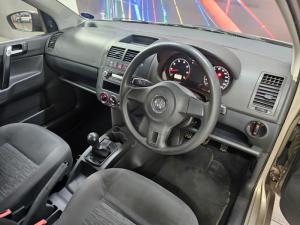 Volkswagen Polo Vivo hatch 1.6 Comfortline - Image 5