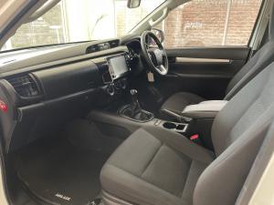 Toyota Hilux 2.4GD-6 single cab Raider manual - Image 9
