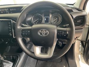 Toyota Hilux 2.4GD-6 single cab Raider manual - Image 10