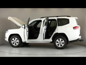 Toyota Land Cruiser 300 3.3D GX-R - Image 13