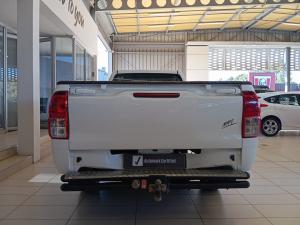 Toyota Hilux 2.4GD (aircon) - Image 5