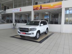 Toyota Land Cruiser 200 4.5D-4D V8 VX-R - Image 9