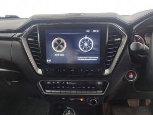 Isuzu D-Max 3.0TD double cab V-Cross 4x4 - Image 10