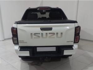 Isuzu D-Max 3.0TD double cab V-Cross 4x4 - Image 4