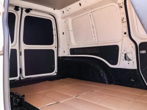 Volkswagen Caddy Maxi 2.0TDI panel van - Image 13