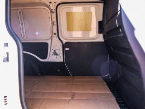 Volkswagen Caddy Maxi 2.0TDI panel van - Image 14