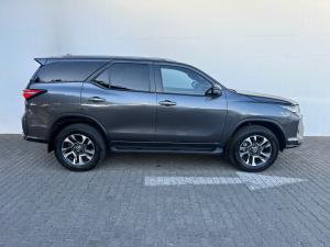 Toyota Fortuner 2.4GD-6 4x4 - Image 3