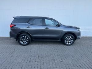 Toyota Fortuner 2.4GD-6 4x4 - Image 4