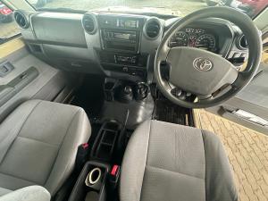 Toyota Land Cruiser 79 4.5D-4D V8 single cab LX - Image 6
