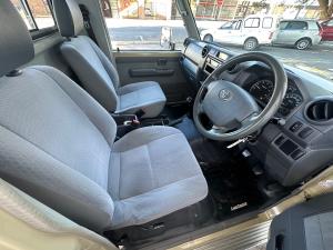 Toyota Land Cruiser 79 4.5D-4D V8 single cab LX - Image 15