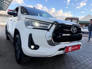Toyota Hilux 2.8GD-6 double cab Raider auto - Image 1