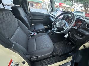 Suzuki Jimny 1.5 GLX AllGrip 5-door manual - Image 16