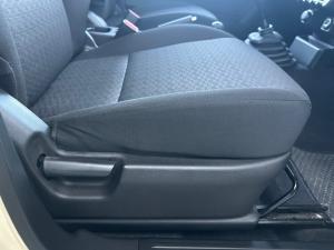 Suzuki Jimny 1.5 GLX AllGrip 5-door manual - Image 18