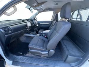 Toyota Hilux 2.4GD-6 Xtra cab Raider manual - Image 7