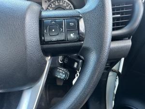 Toyota Hilux 2.4GD-6 Xtra cab Raider manual - Image 9