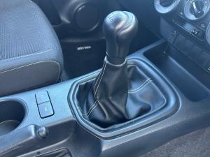 Toyota Hilux 2.4GD-6 Xtra cab Raider manual - Image 12