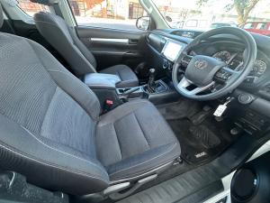 Toyota Hilux 2.4GD-6 Xtra cab Raider manual - Image 14