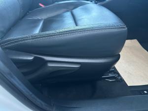 Toyota Corolla 1.4D-4D Prestige - Image 17