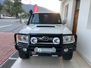 Toyota Land Cruiser 76 4.5D-4D V8 station wagon LX - Image 4