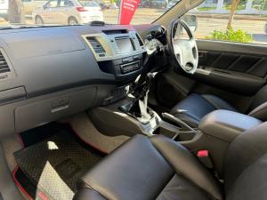 Toyota Hilux 3.0D-4D double cab Raider Dakar edition - Image 7