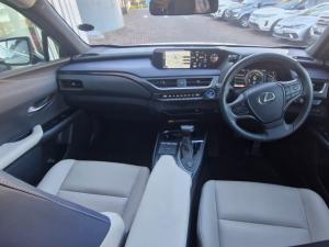 Lexus UX 250h EX - Image 9