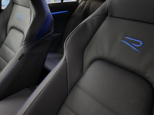 Volkswagen Golf R - Image 31