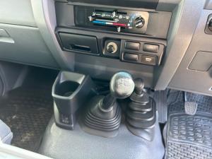 Toyota Land Cruiser 79 4.0 V6 double cab - Image 13