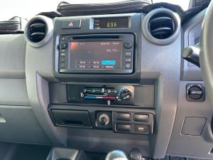 Toyota Land Cruiser 79 4.0 V6 double cab - Image 14