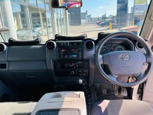 Toyota Land Cruiser 79 4.0 V6 double cab - Image 9