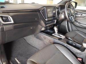 Isuzu D-Max 3.0TD double cab V-Cross - Image 7